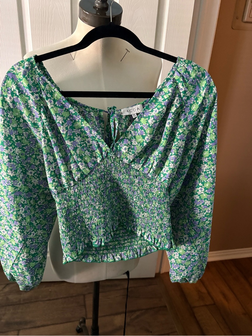 Acoa Green Floral Smocked Crop Top size Medium